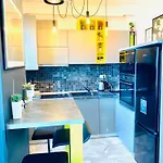 Solid Mamaia